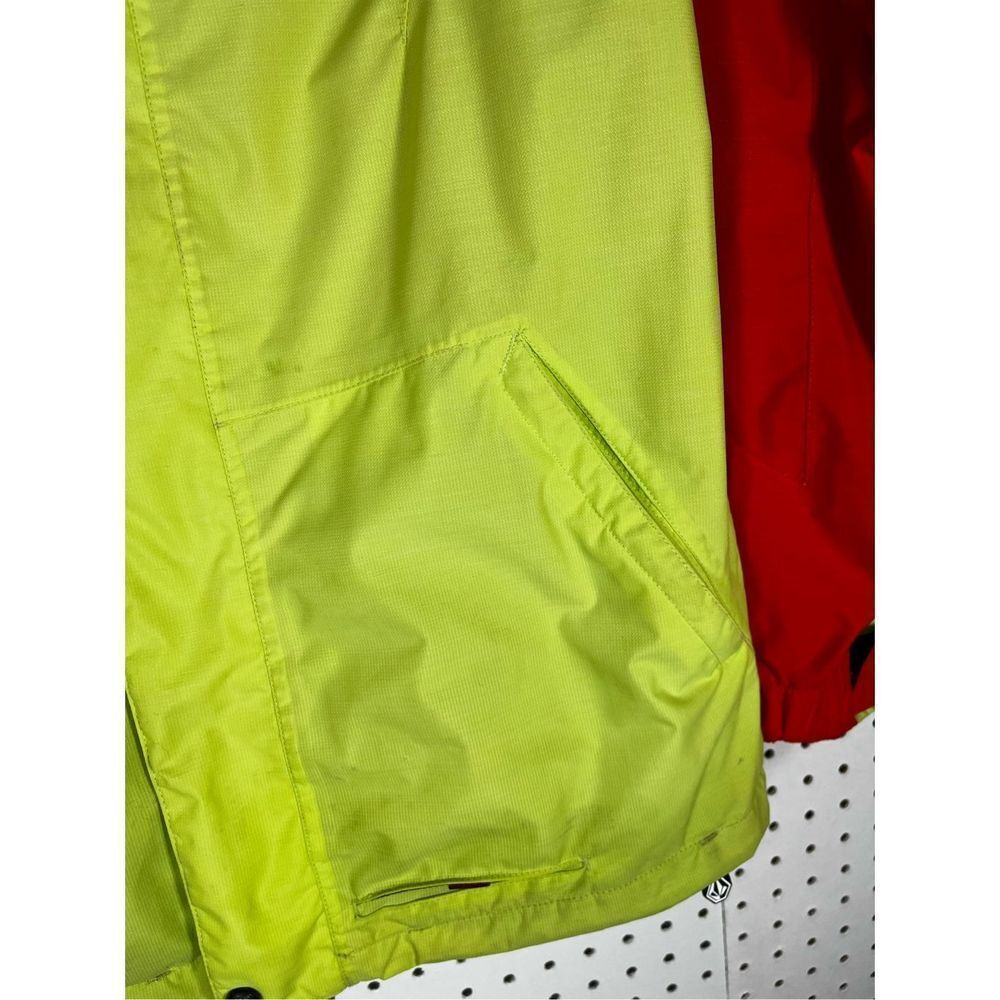 Volcom snowboarding jacket - Picture 4 of 16
